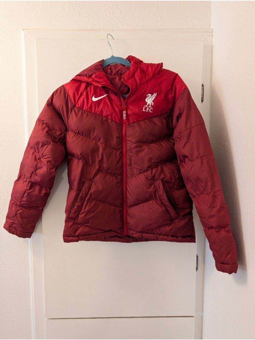 Nike Liverpool FC Red Puffer Jacket With Hood & Logo Large 100% Polyester